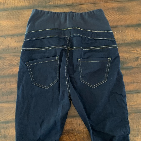 Boohoo Maternity Skinny Jeans - Picture 3 of 5